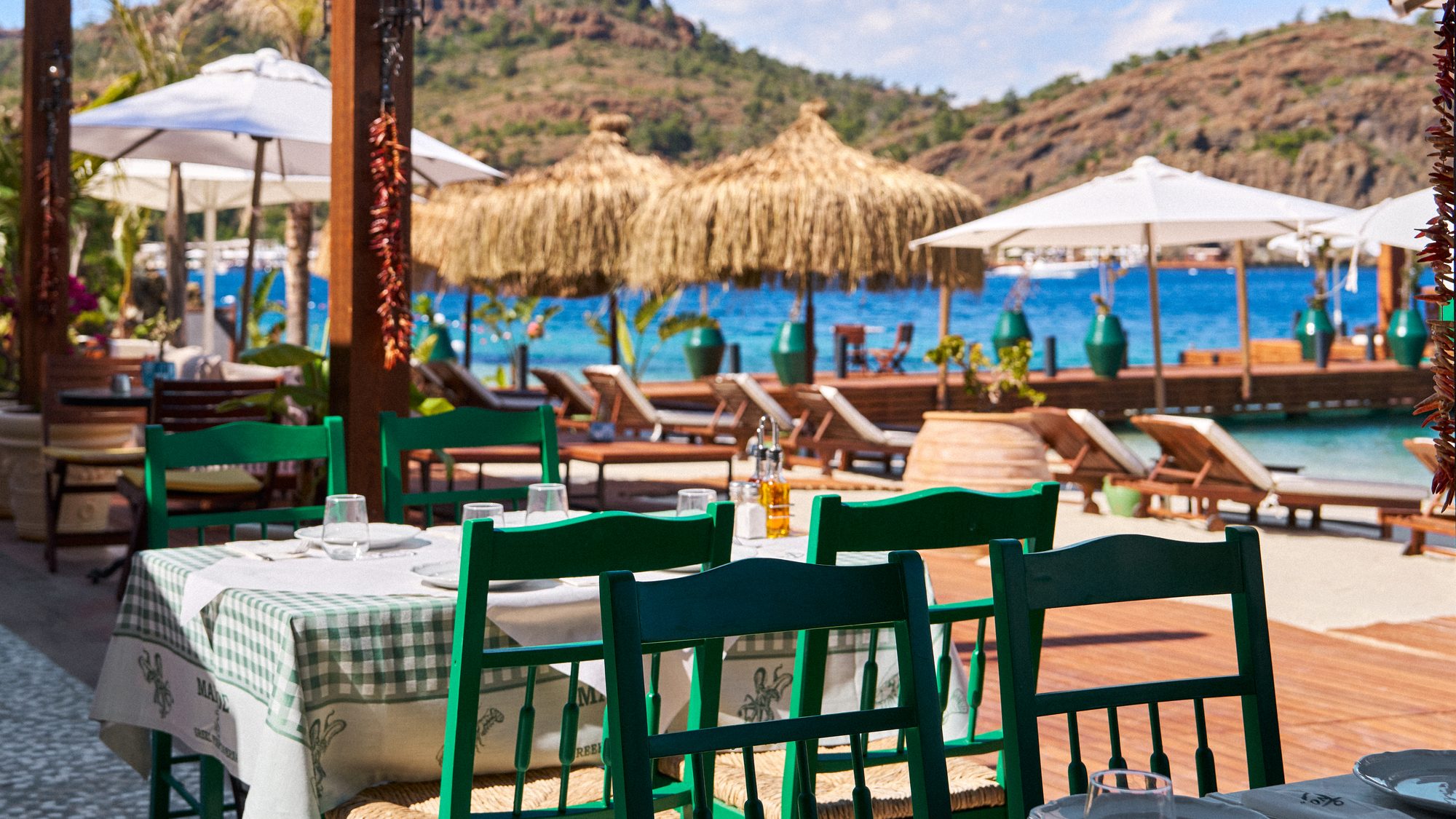 Manos at D Maris Bay, 3