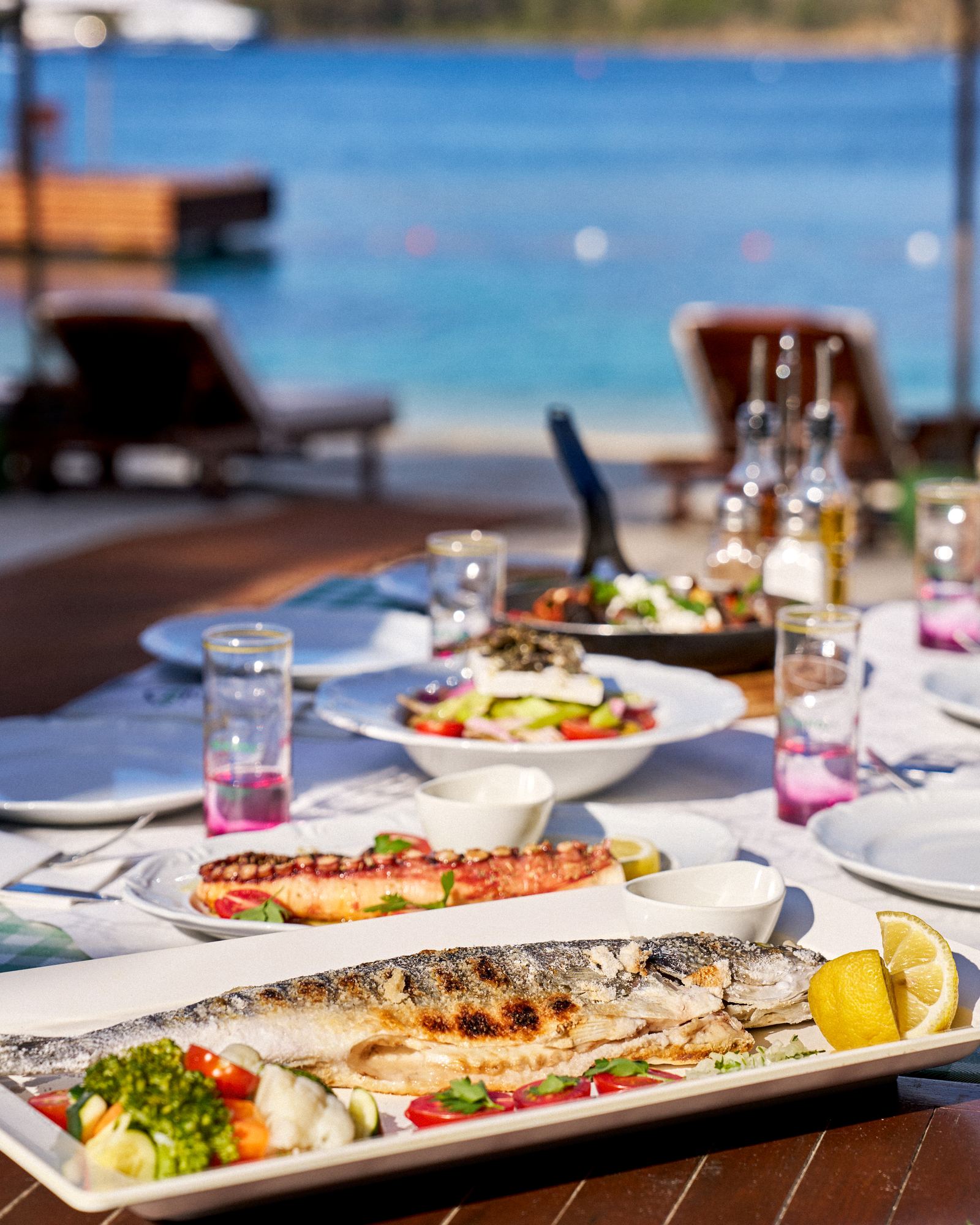 Manos at D Maris Bay, 10