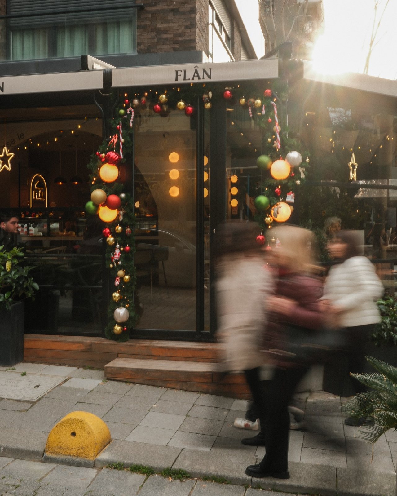 Flân Bakery & Coffee, art directed visual