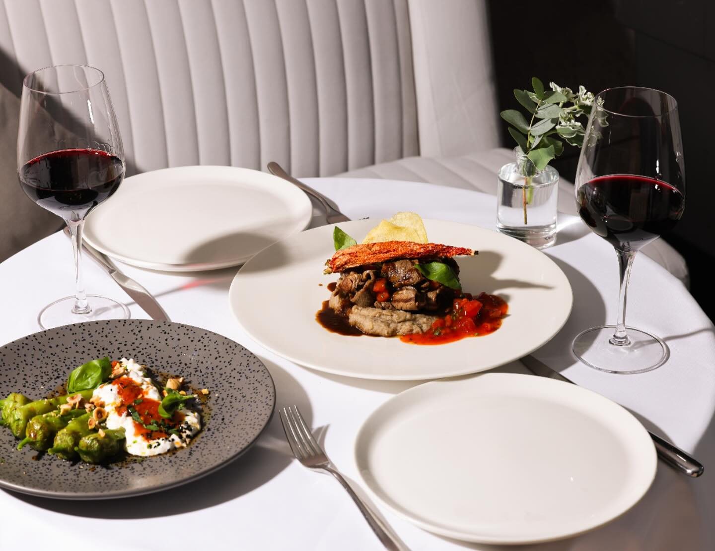 Vogue Restaurant & Bar, art directed visual