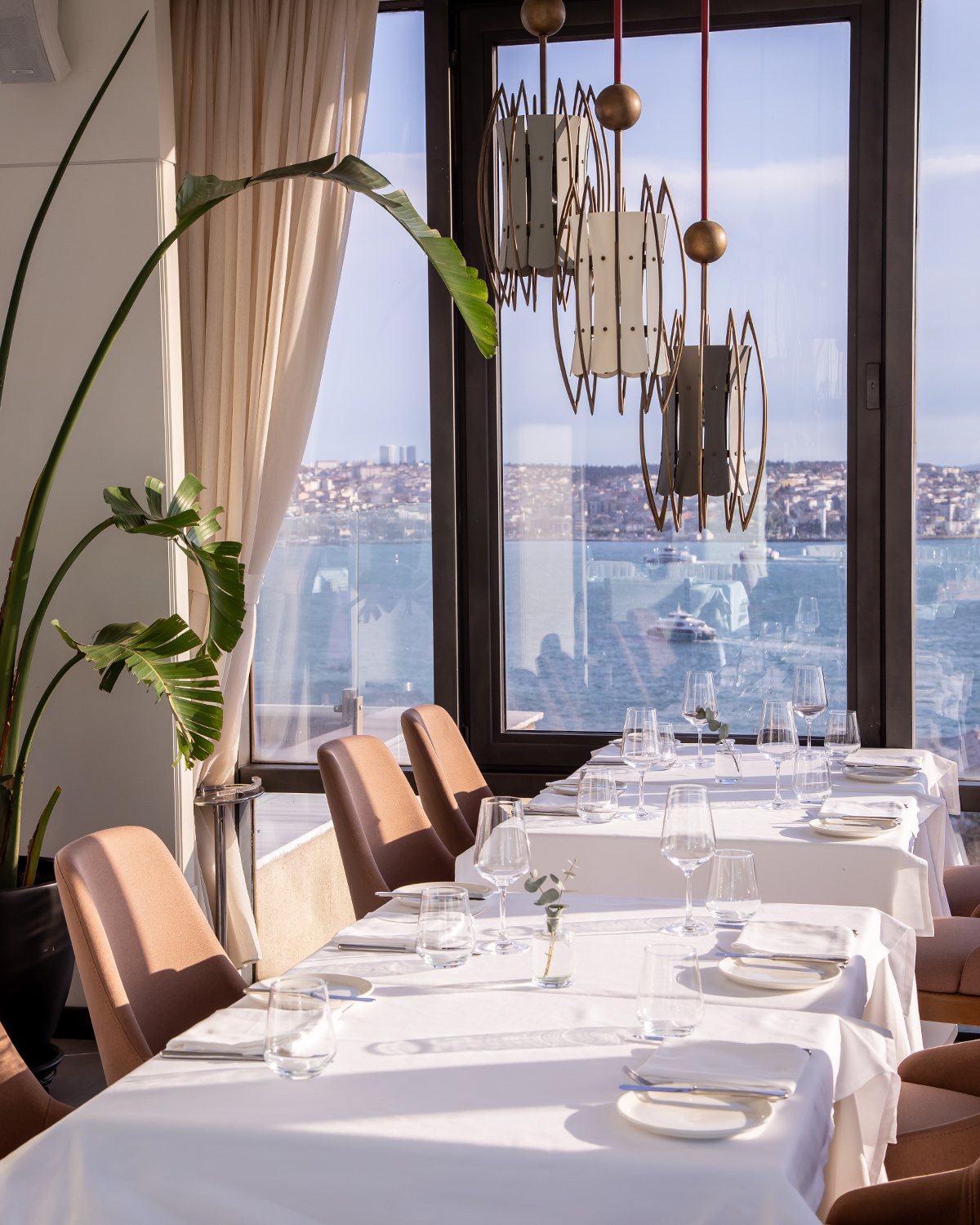 Vogue Restaurant & Bar, art directed visual